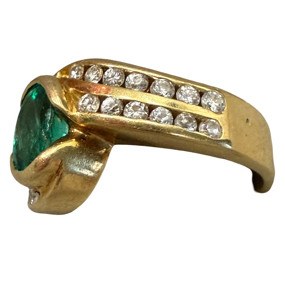 Solid 18k Gold Emerald Ring with Diamonds! - Picture 8 of 16